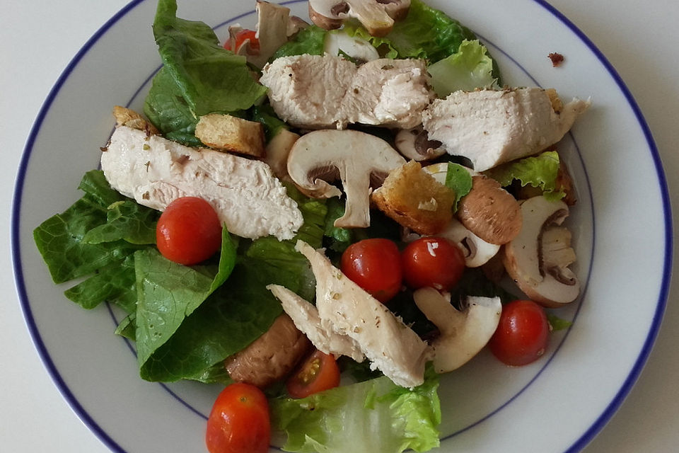 Italienischer Salat mit Hähnchenbrust