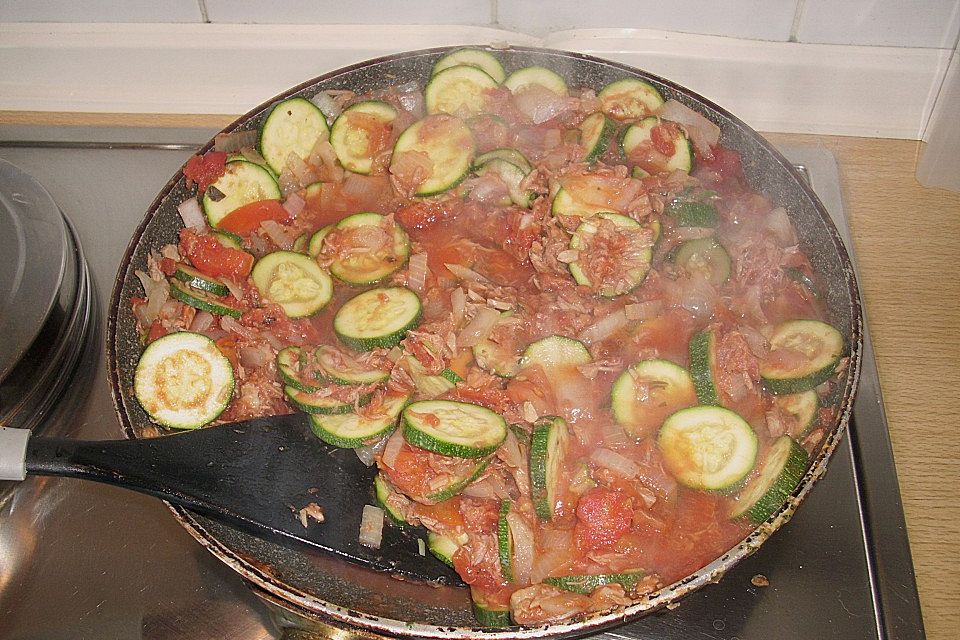 Gemüsetopf mit Thunfisch