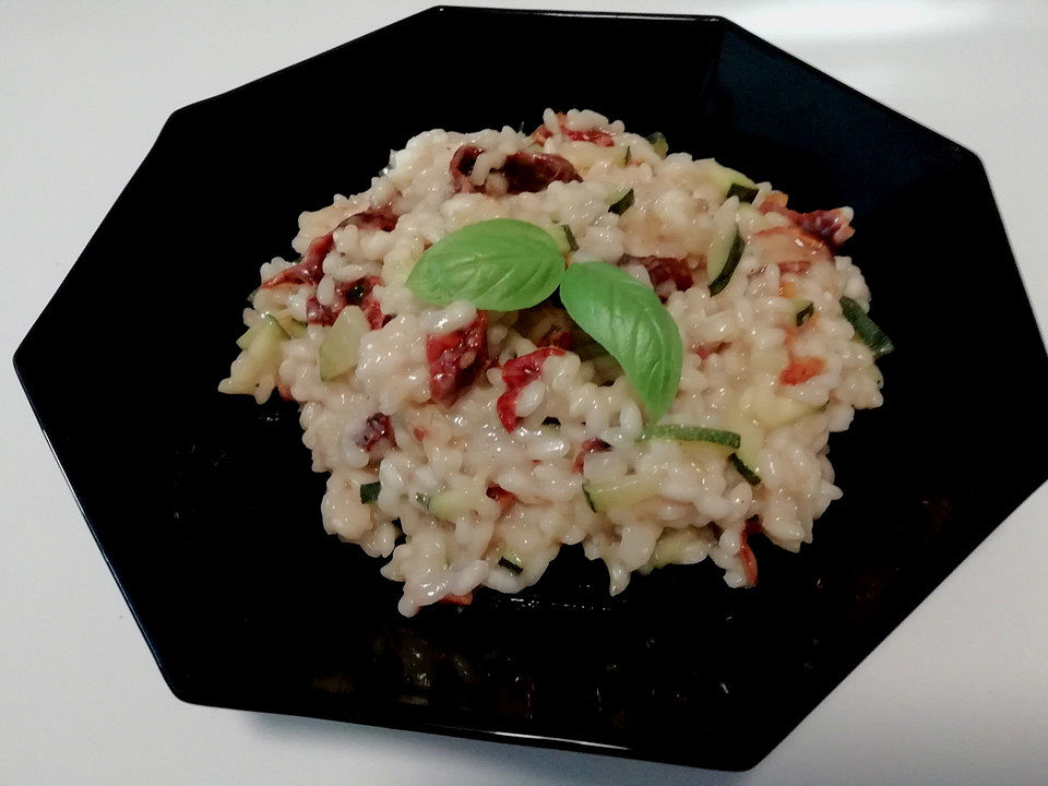 Risotto mit Zucchini, getrockneten Tomaten und Garnelen von beate1512 ...
