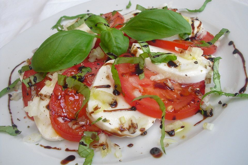 Tomaten - Mozzarella Salat