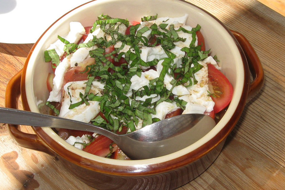 Tomaten - Mozzarella Salat