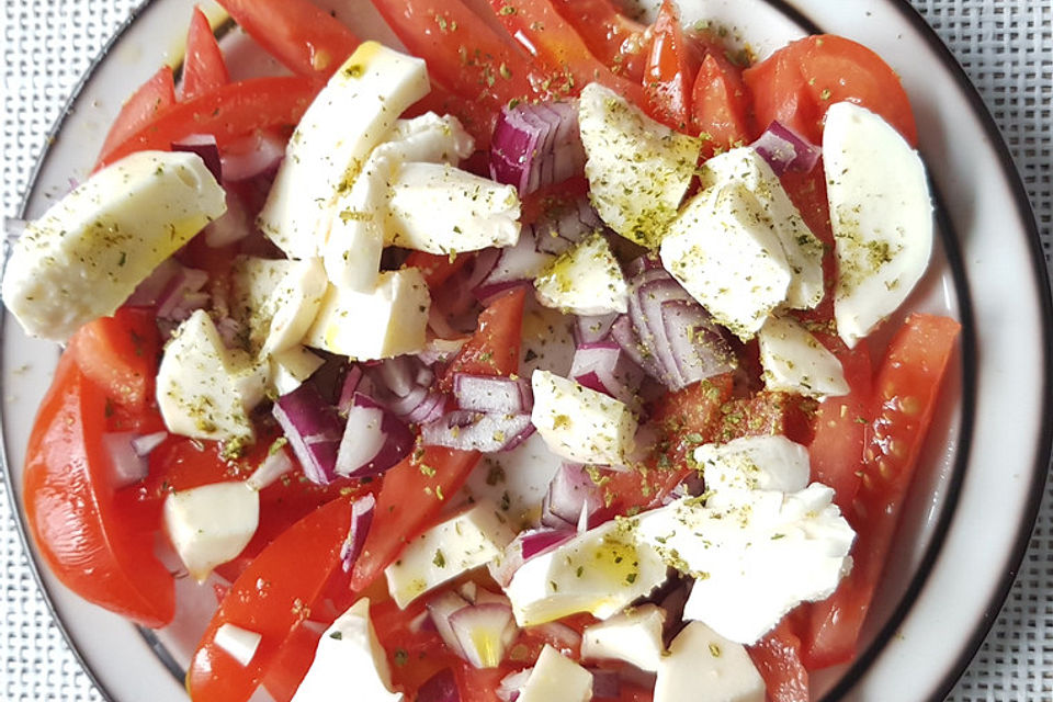 Tomaten - Mozzarella Salat