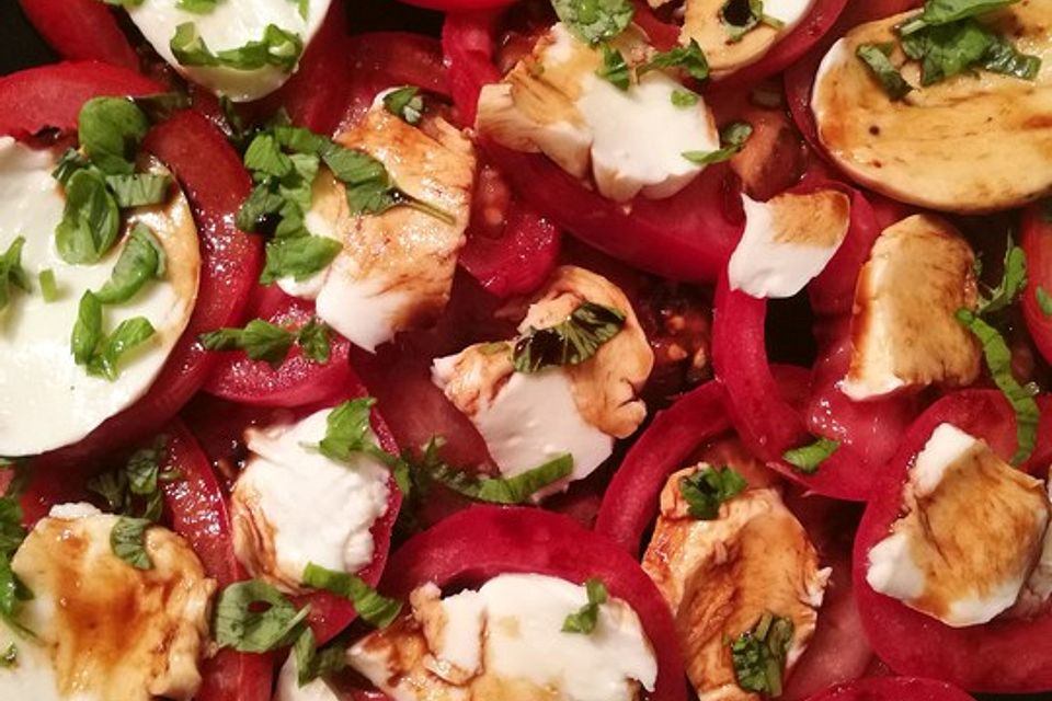 Tomaten - Mozzarella Salat