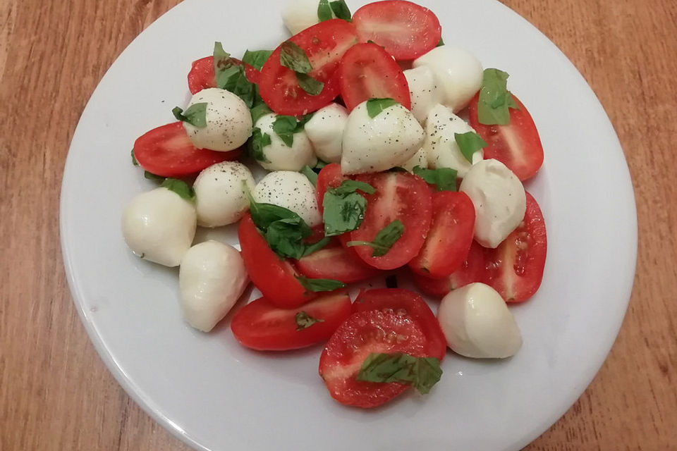 Tomaten - Mozzarella Salat