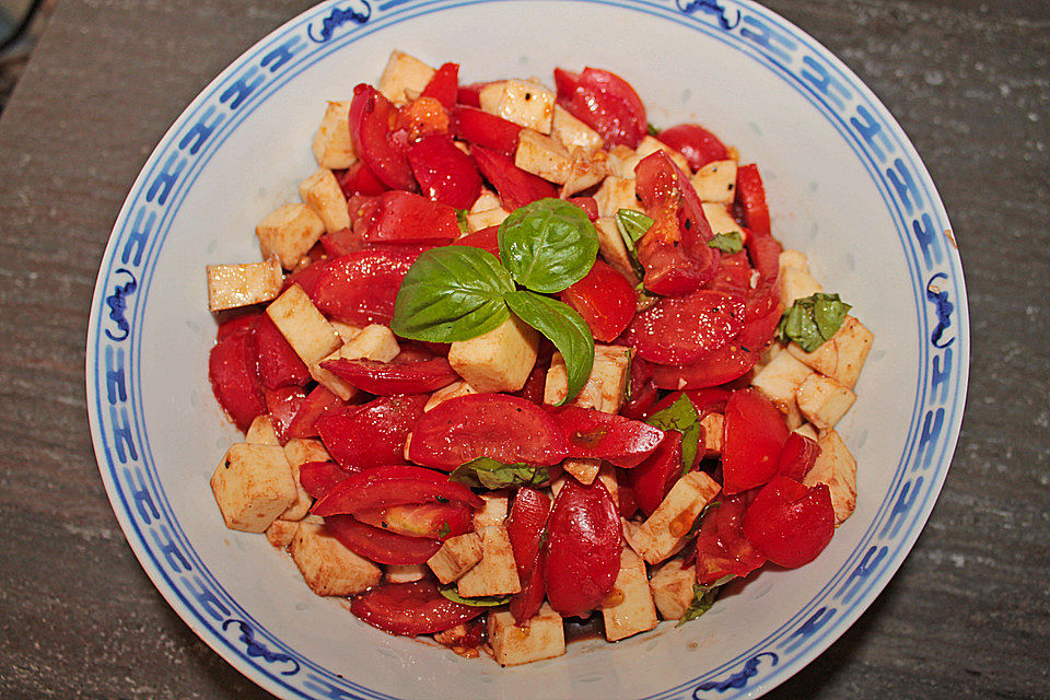 Tomaten - Mozzarella Salat