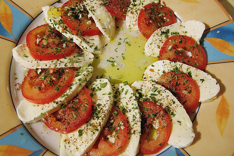 Tomaten - Mozzarella Salat