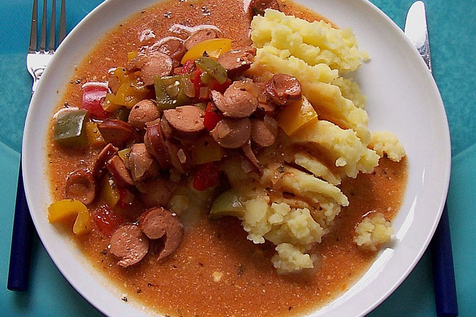 Würstchen-Gulasch