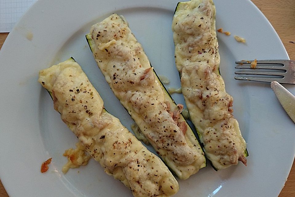 Zucchini mit Hackfleisch-Reisfüllung