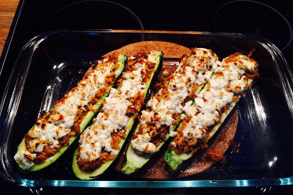 Zucchini mit Hackfleisch-Reisfüllung