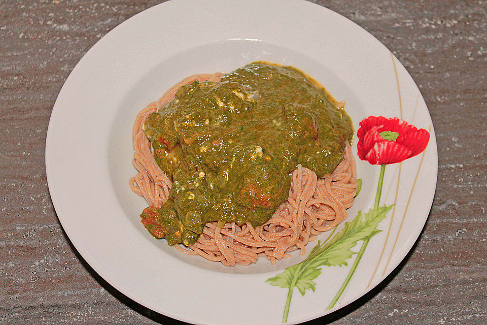 Nudeln mit Spinat - Tomaten - Sauce