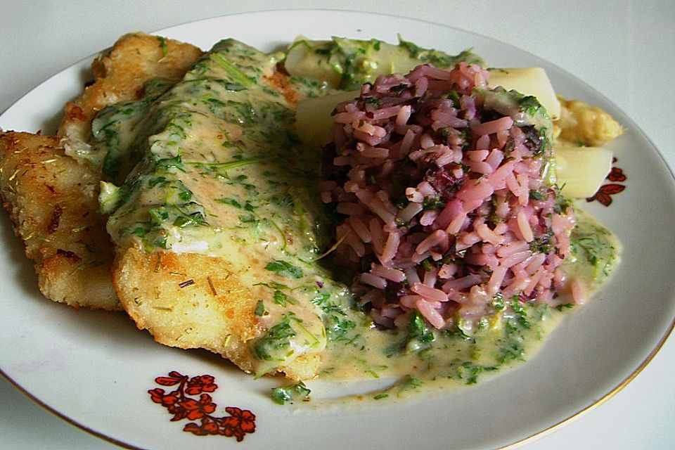 Roter Reis mit Fischfilet, Spargel und Kerbel - Kräutersoße