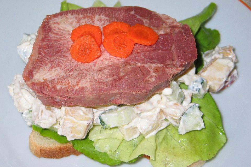 Gemüsesalat mit Zunge