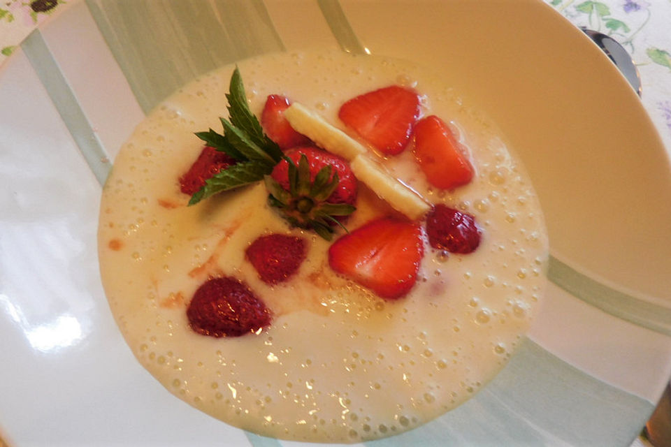 Erdbeeren auf Bananenschaum Erdbeeren auf Bananenschaum