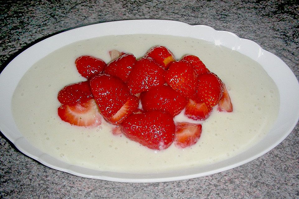Erdbeeren auf Bananenschaum Erdbeeren auf Bananenschaum