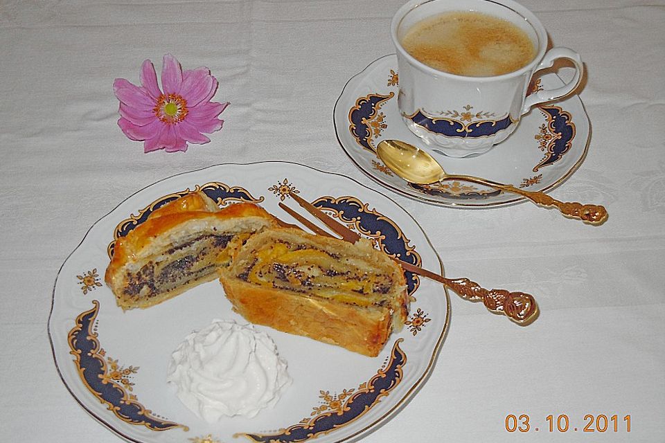 Aprikosen - Mohn - Strudel