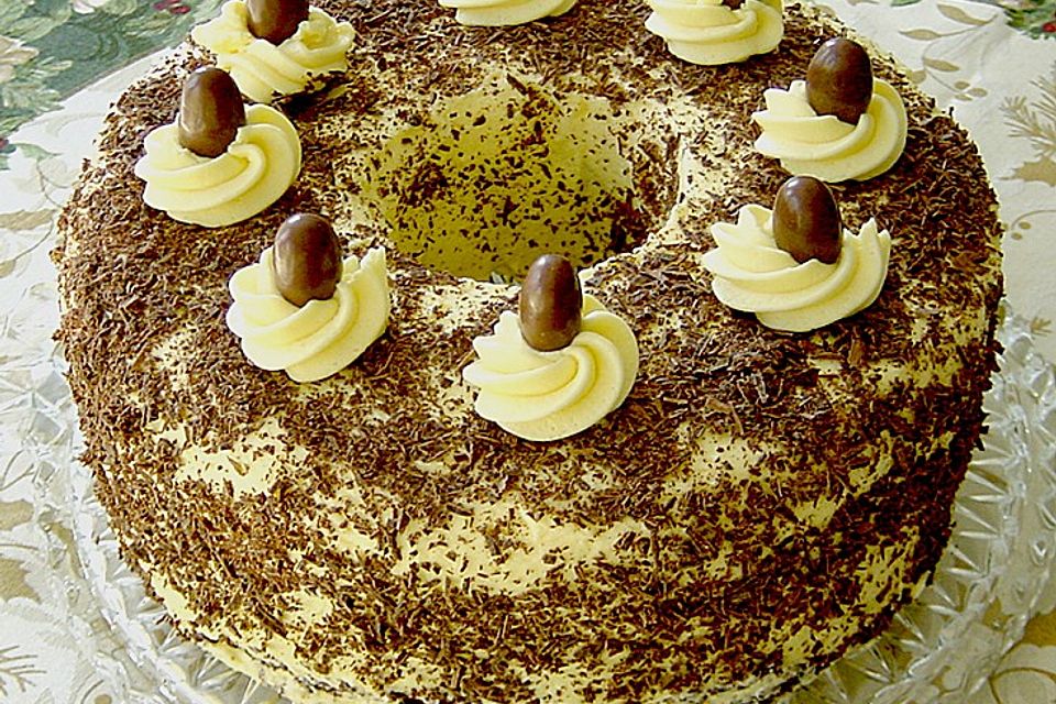 Kranztorte mit Eierlikör Kranztorte mit Eierlikör