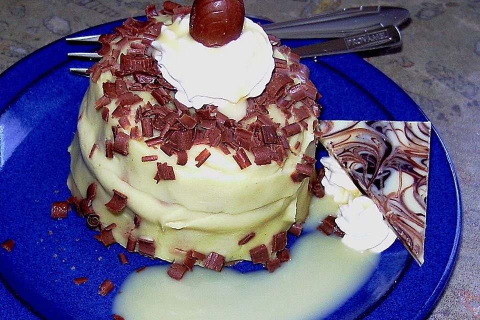 Kranztorte mit Eierlikör Kranztorte mit Eierlikör