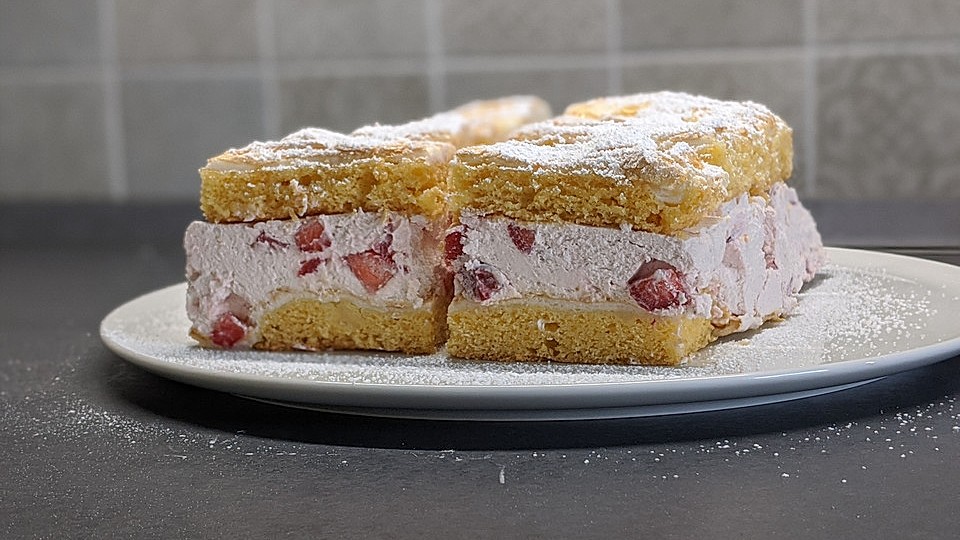 Erdbeertraum - Schnitte von caroline48| Chefkoch