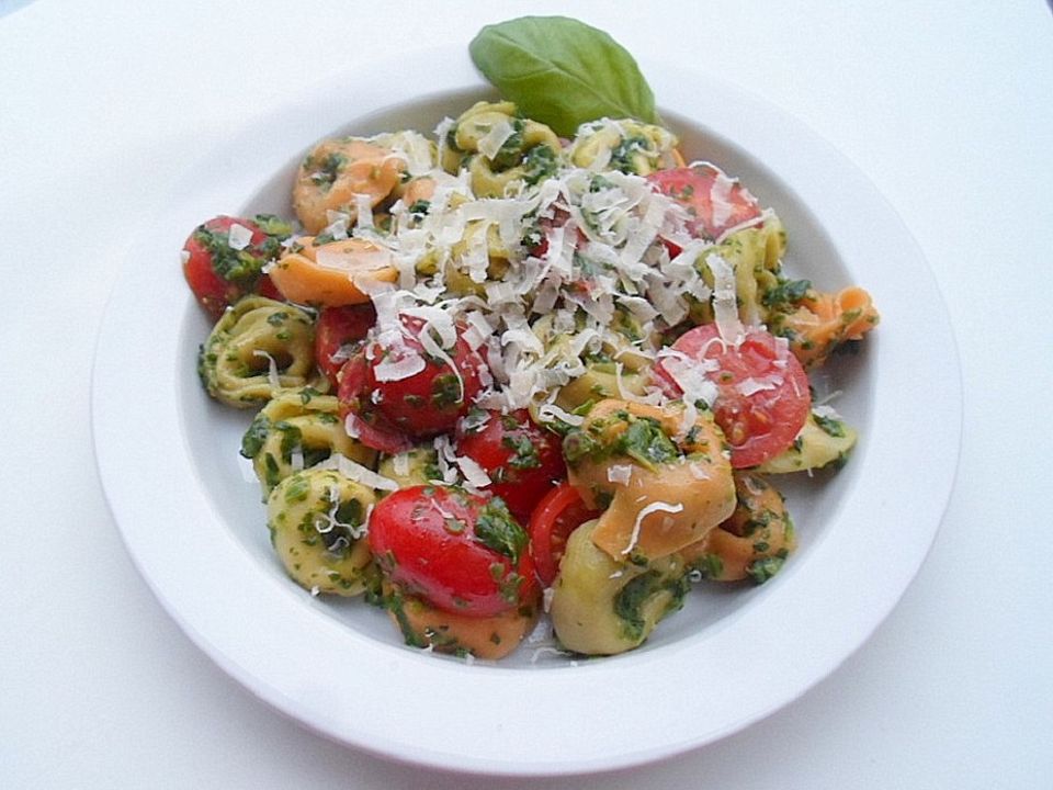 Tortellinisalat mit Spinat von thicari| Chefkoch
