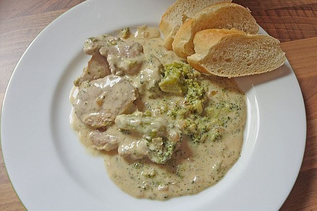 Annas Schweinefilet in Brokkoli - Käsesauce von meier_lein| Chefkoch