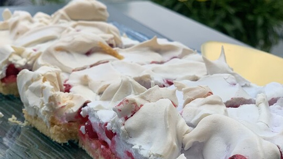 Ribiselkuchen mit Schneehaube von Sandi1980