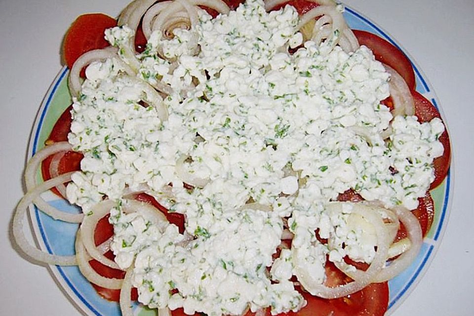 Tomatencarpaccio mit Hüttenkäse