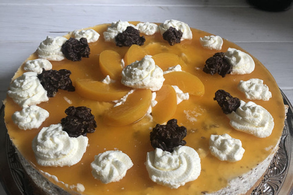 Pfirsich - Käsesahnetorte mit Choco Crossies