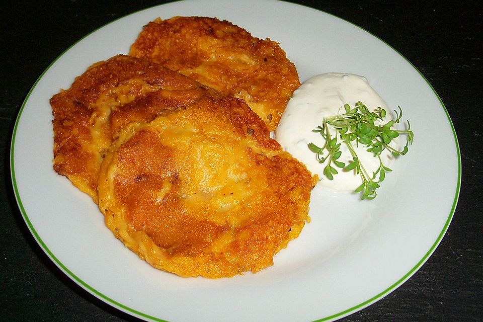 Süßkartoffelpuffer aus gekochten Bataten