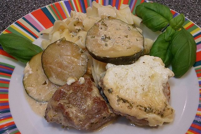 Kalbsmedaillons auf Sahne - Zucchini von mimosekocht| Chefkoch