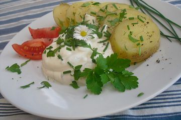 Quarkdip mit Dill, Petersilie und Schnittlauch
