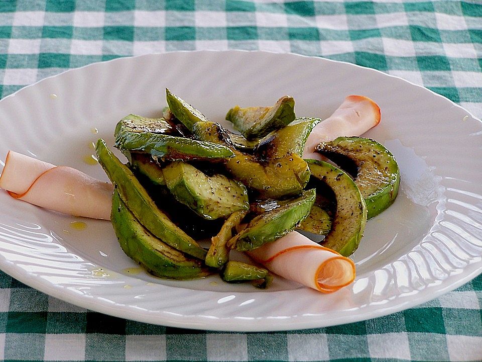 Gegrillte Avocado mit Frischkäse - Schinkenröllchen von Cha-Cha| Chefkoch