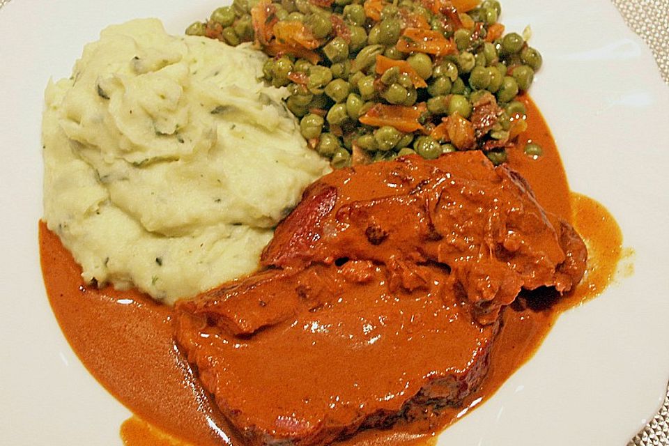 Kasseler - Braten mit Pilzen und Paprika - Sahne - Sauce