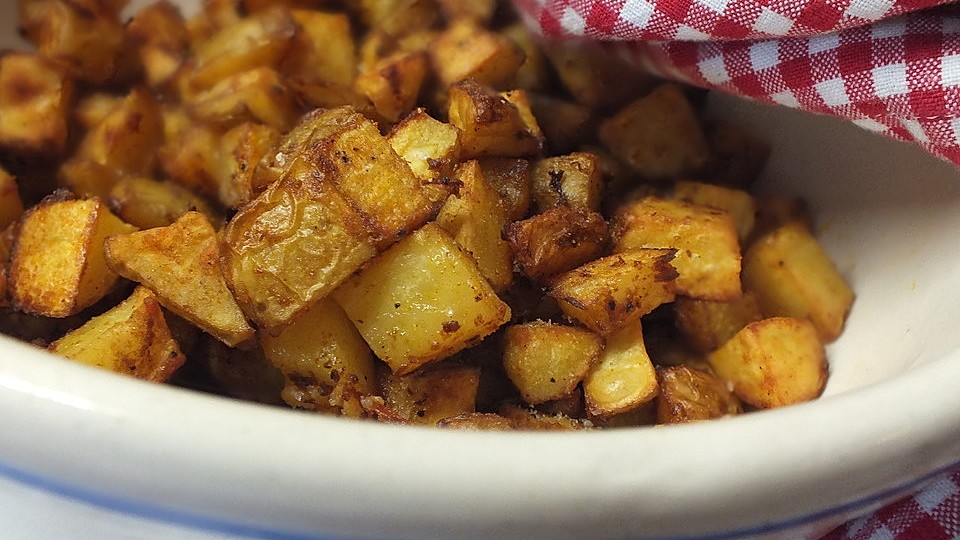 Scharfe Kartoffelwürfel vom Blech von Luna26| Chefkoch