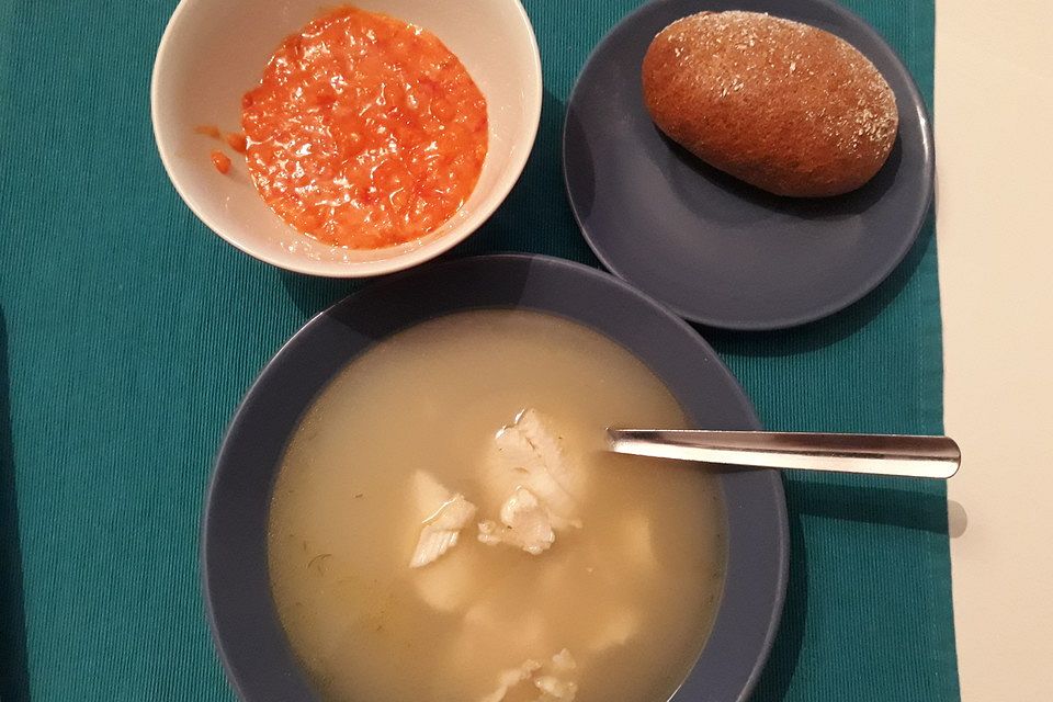 Bouillabaisse mit Sauce Rouille und Baguette Bouillabaisse mit Sauce Rouille und Baguette