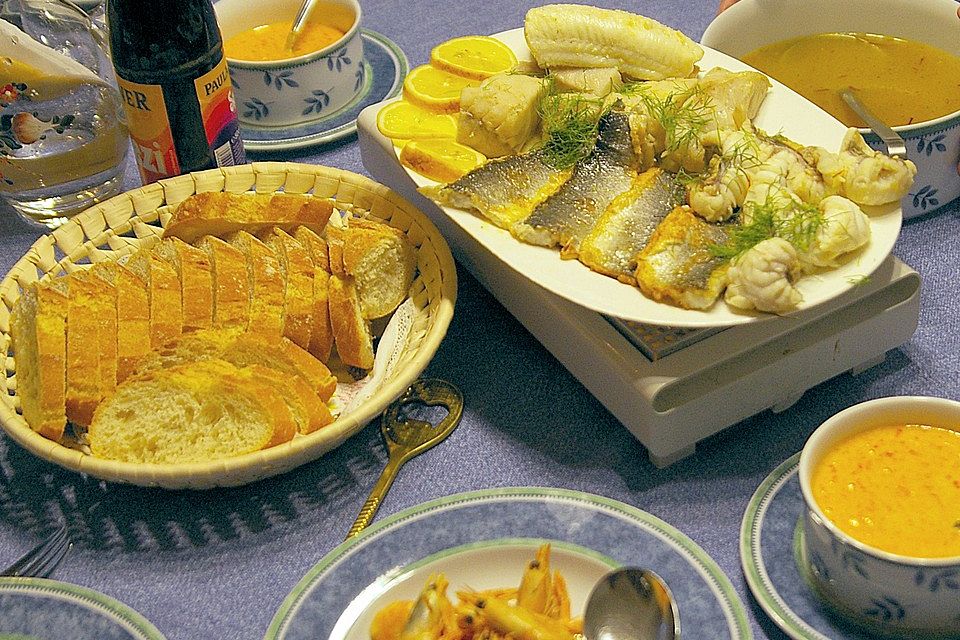 Bouillabaisse mit Sauce Rouille und Baguette Bouillabaisse mit Sauce Rouille und Baguette