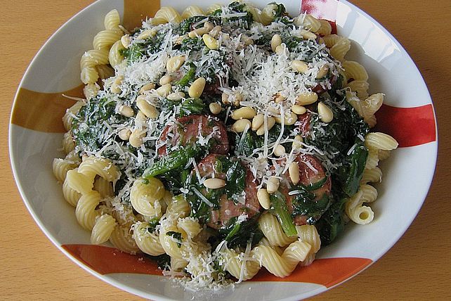 Nudeln mit Blattspinat und Cabanossi von sokrue| Chefkoch