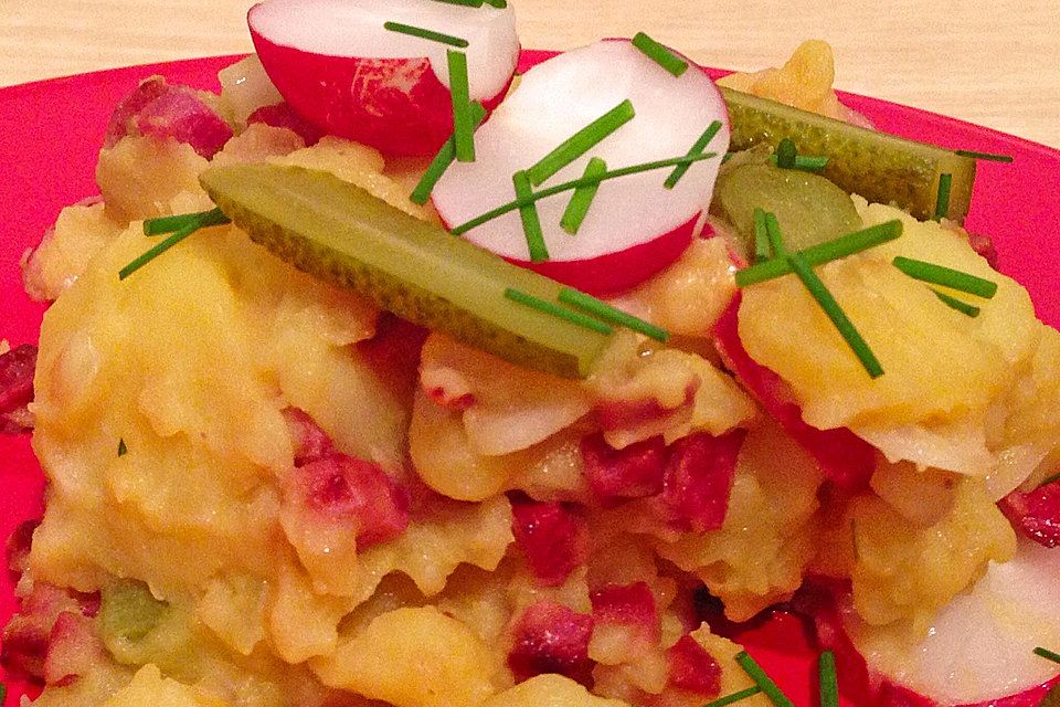 Kartoffelsalat mit Radieschen und Speck