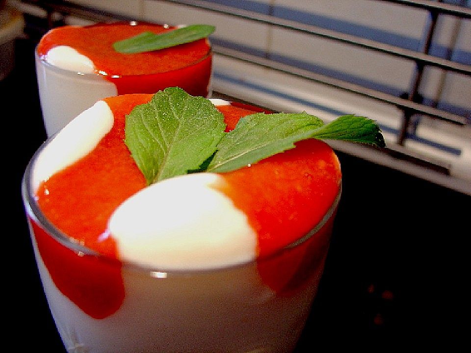 Vanille - Joghurt - Schaum mit heißer Erdbeersoße von dizzie| Chefkoch