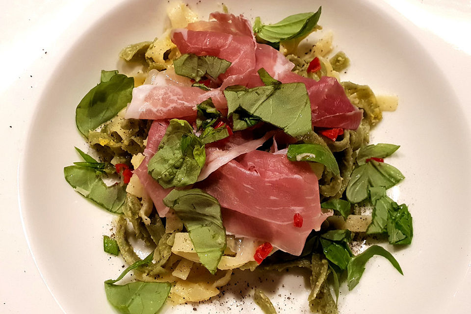 Pasta mit Parmaschinken in Zitronenöl Pasta mit Parmaschinken in Zitronenöl