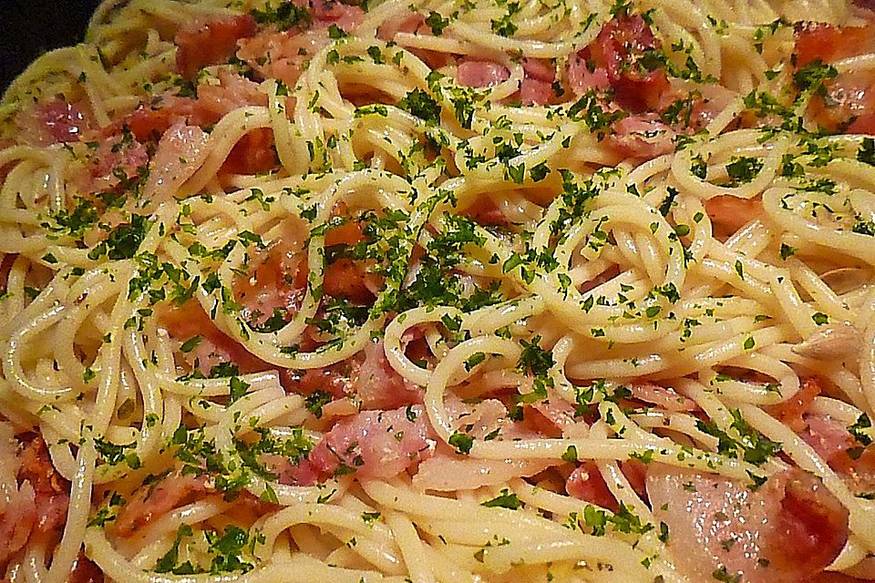 Pasta mit Parmaschinken in Zitronenöl Pasta mit Parmaschinken in Zitronenöl