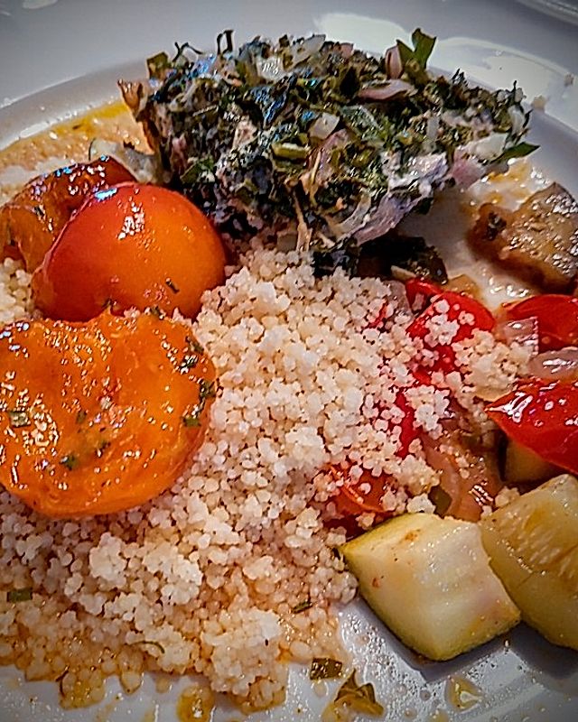 Thunfisch in Chermoula mit Gemüse, Couscous und karamellisierten Aprikosen
