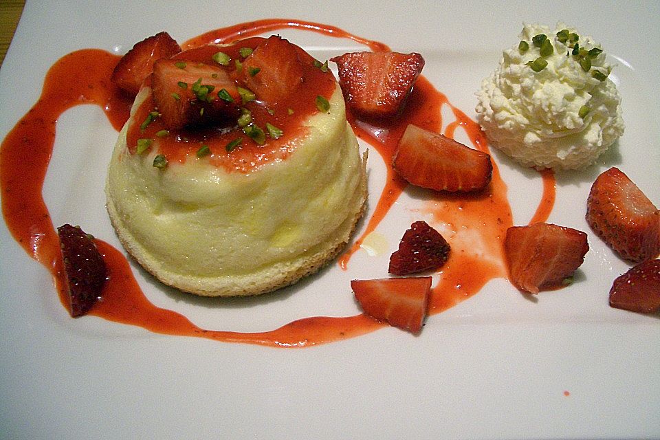 Topfensoufflé mit Erdbeerragout Topfensoufflé mit Erdbeerragout