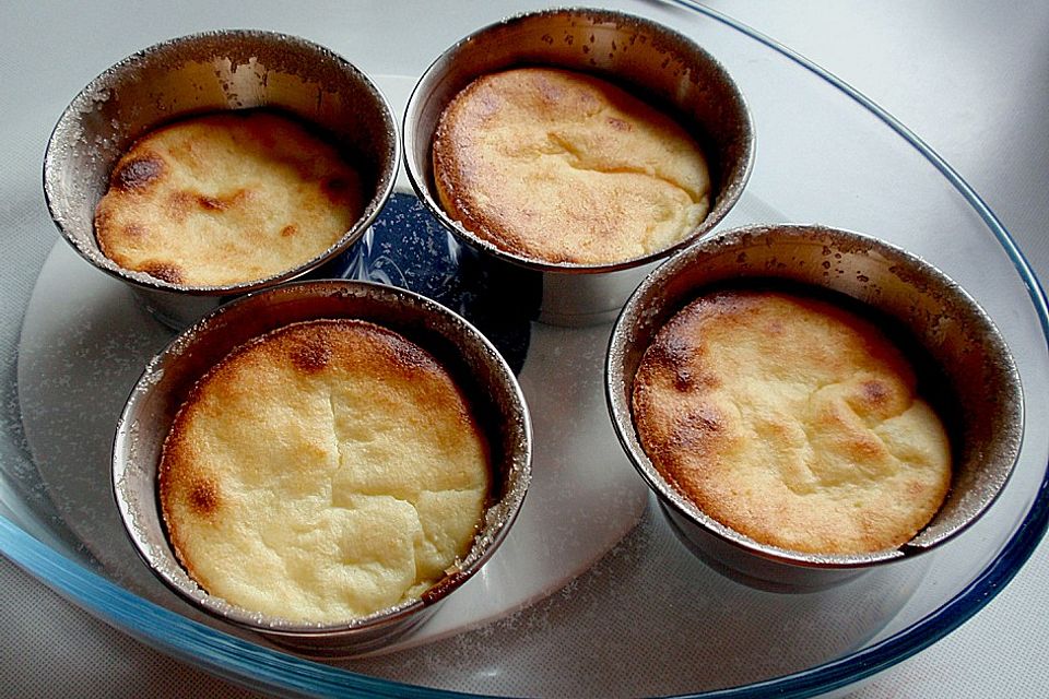Topfensoufflé mit Erdbeerragout Topfensoufflé mit Erdbeerragout