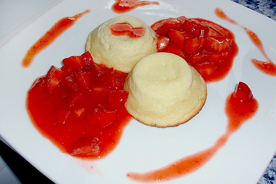 Topfensoufflé mit Erdbeerragout Topfensoufflé mit Erdbeerragout