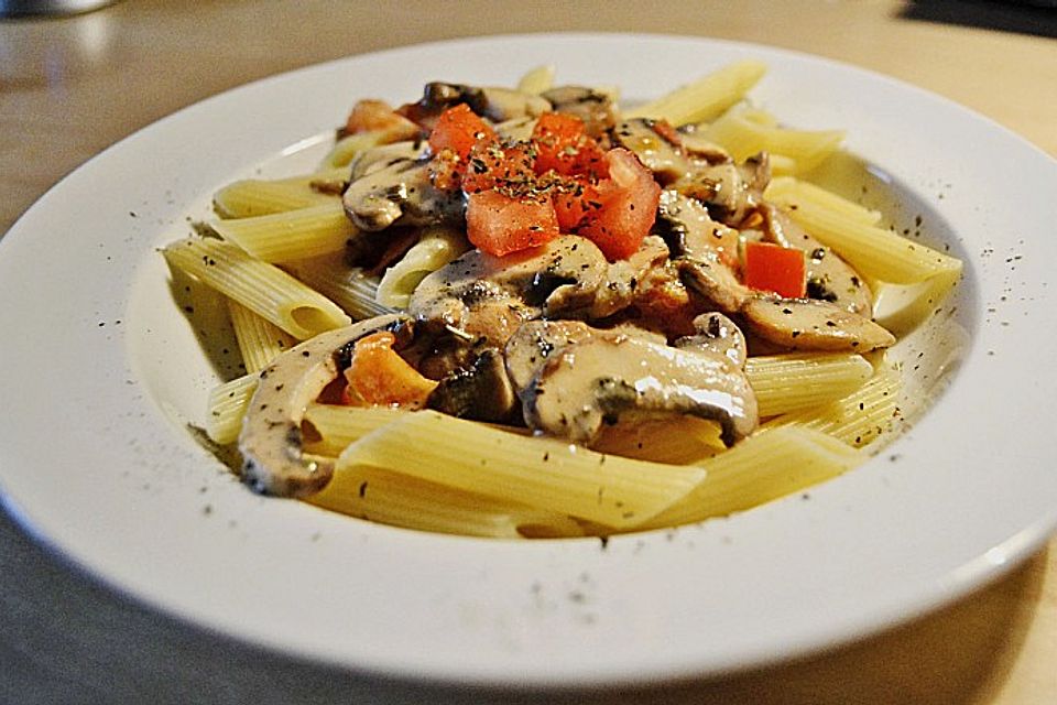 Makkaroni mit Gorgonzola - Sahne - Soße