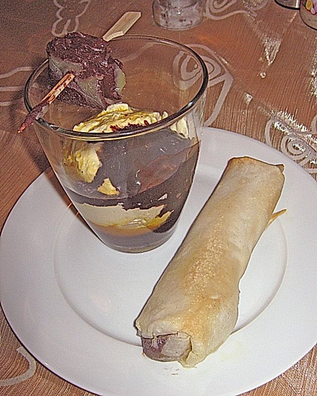 Passionsfrucht - Mousse mit Kakao - Ingwer - Sorbet und Schokoladen - Koriander - Strudel