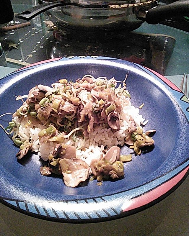Pilz - Sprossen - Wok mit Reis