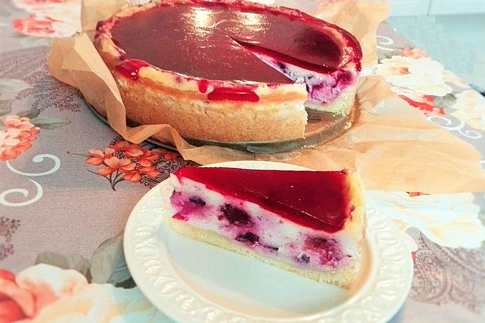 Johannisbeer - Käsekuchen mit Cassis - Guss