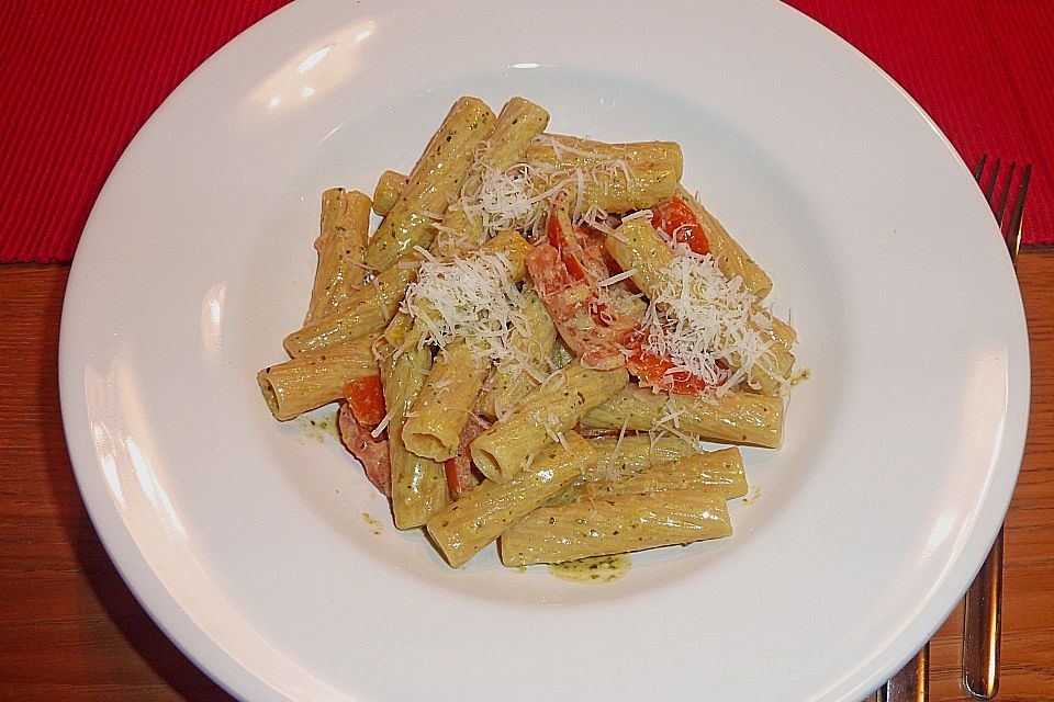 Penne an Cherry - Tomaten - Frischkäsesoße