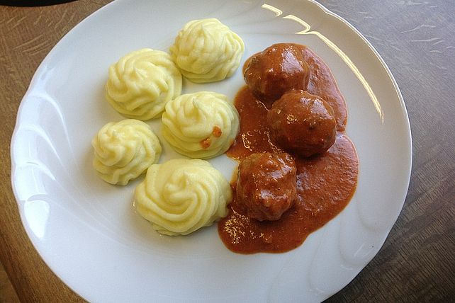 Tomatensoße mit Hackbällchen von jettilein| Chefkoch